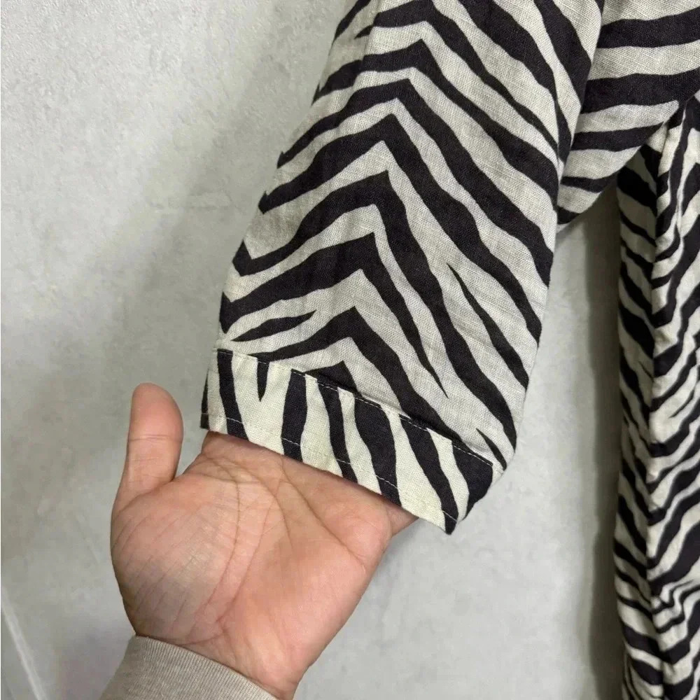 TAHARI Zebra Print Button Up Tunic Top Linen Blen… - image 6